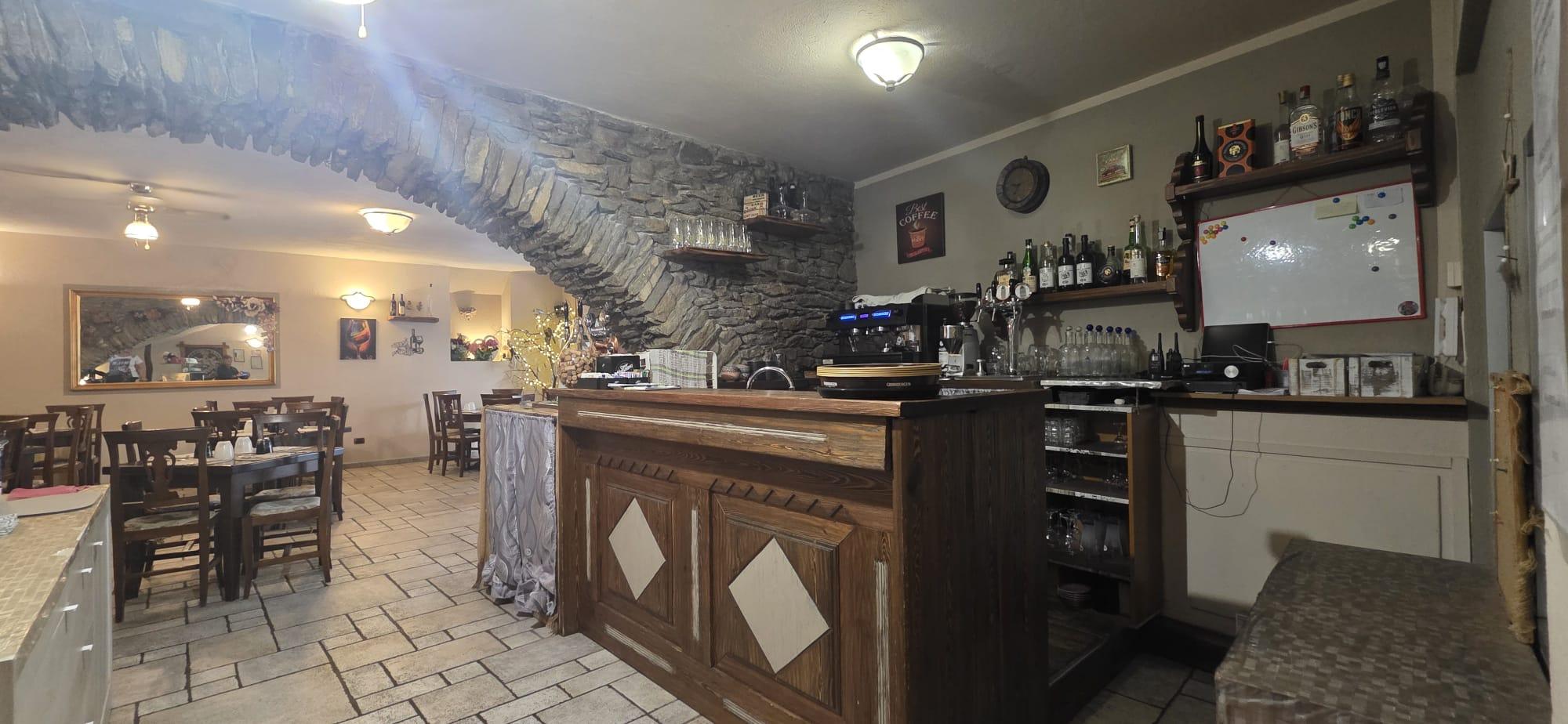 Vendesi Attività Commerciale nel Centro Storico di Aosta - Immagine# 9