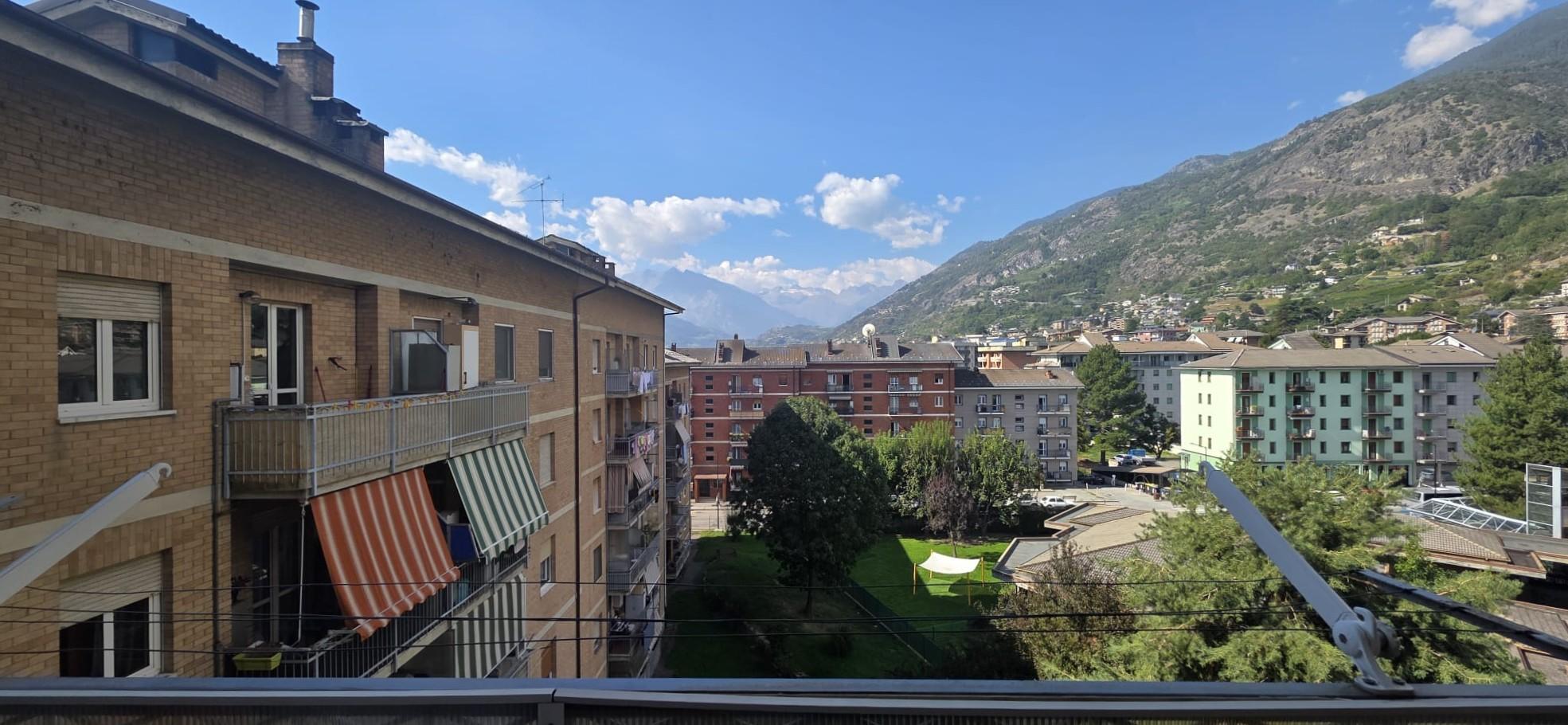 Appartamento al Quinto Piano Aosta viale Europa - Immagine# 10