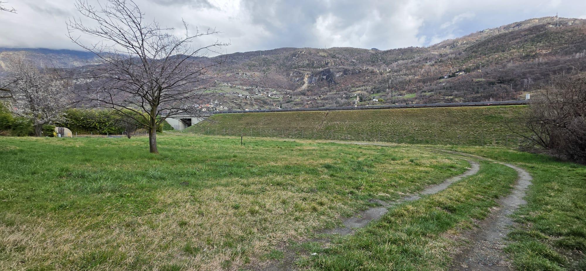 Trilocale con Area Verde e Terreno edificabile in vendita a Montjovet - Immagine# 4