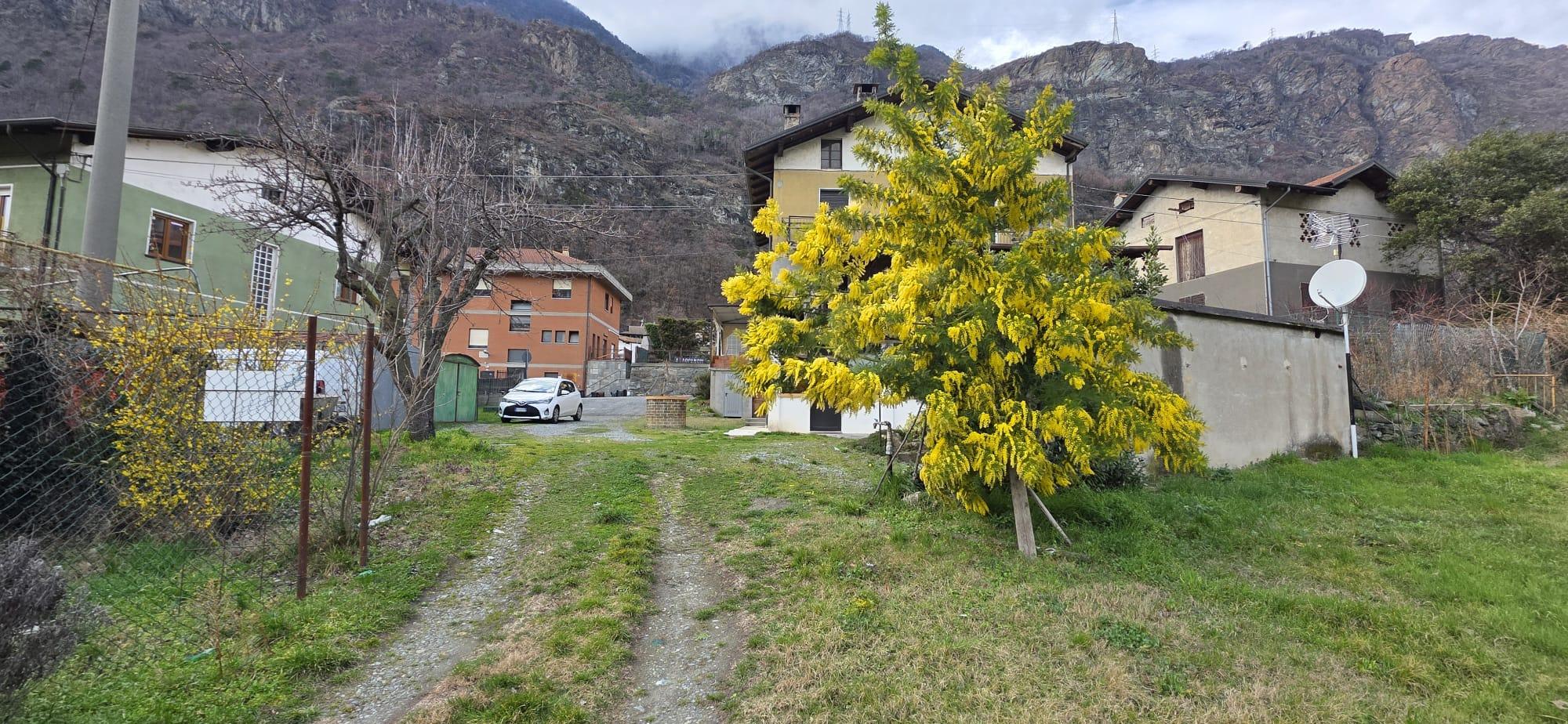 Trilocale con Area Verde e Terreno edificabile in vendita a Montjovet - Immagine# 5