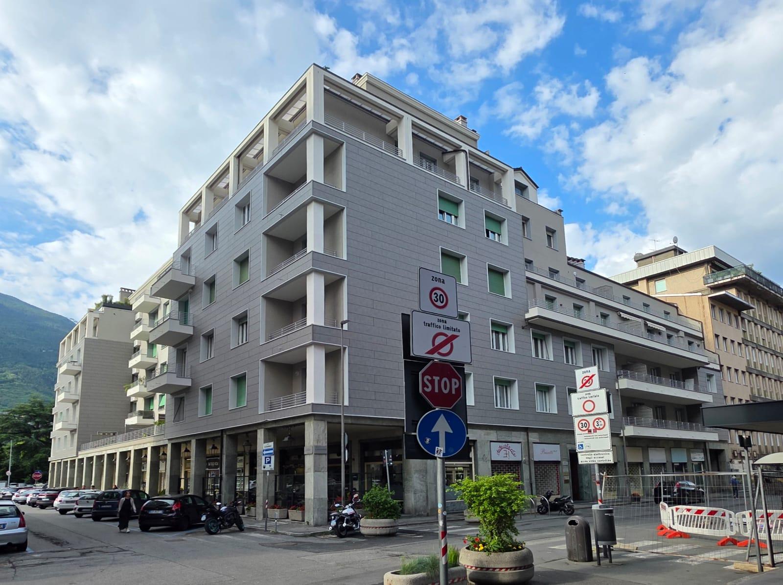 Quadrilocale signorile nel centro di Aosta - Immagine# 2