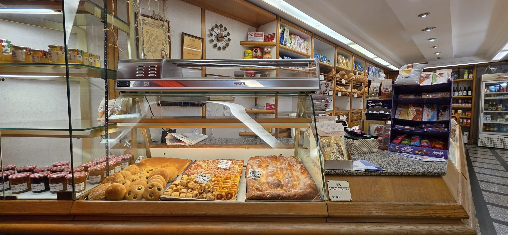 Vendesi Attività Commerciale nel centro storico di Aosta - Immagine# 7