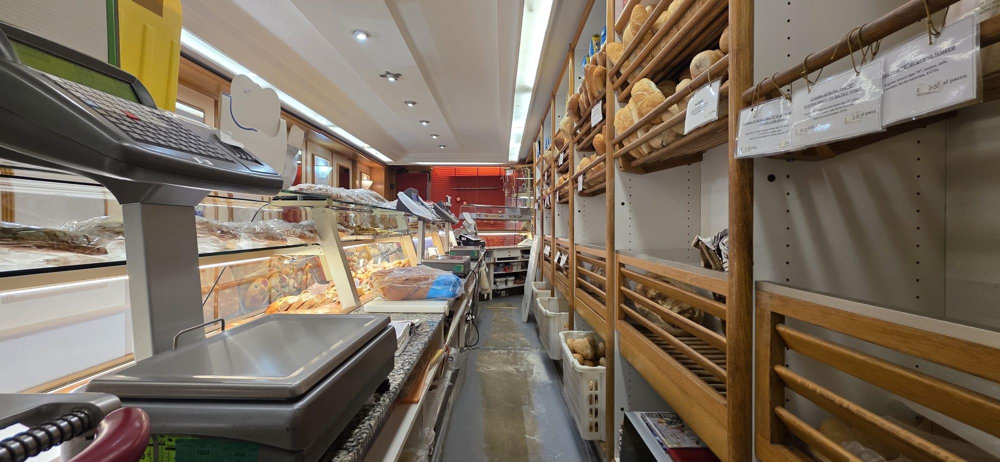 Vendesi Attività Commerciale nel centro storico di Aosta - Immagine# 5
